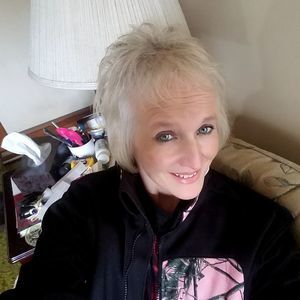 Meet your Posher, Val